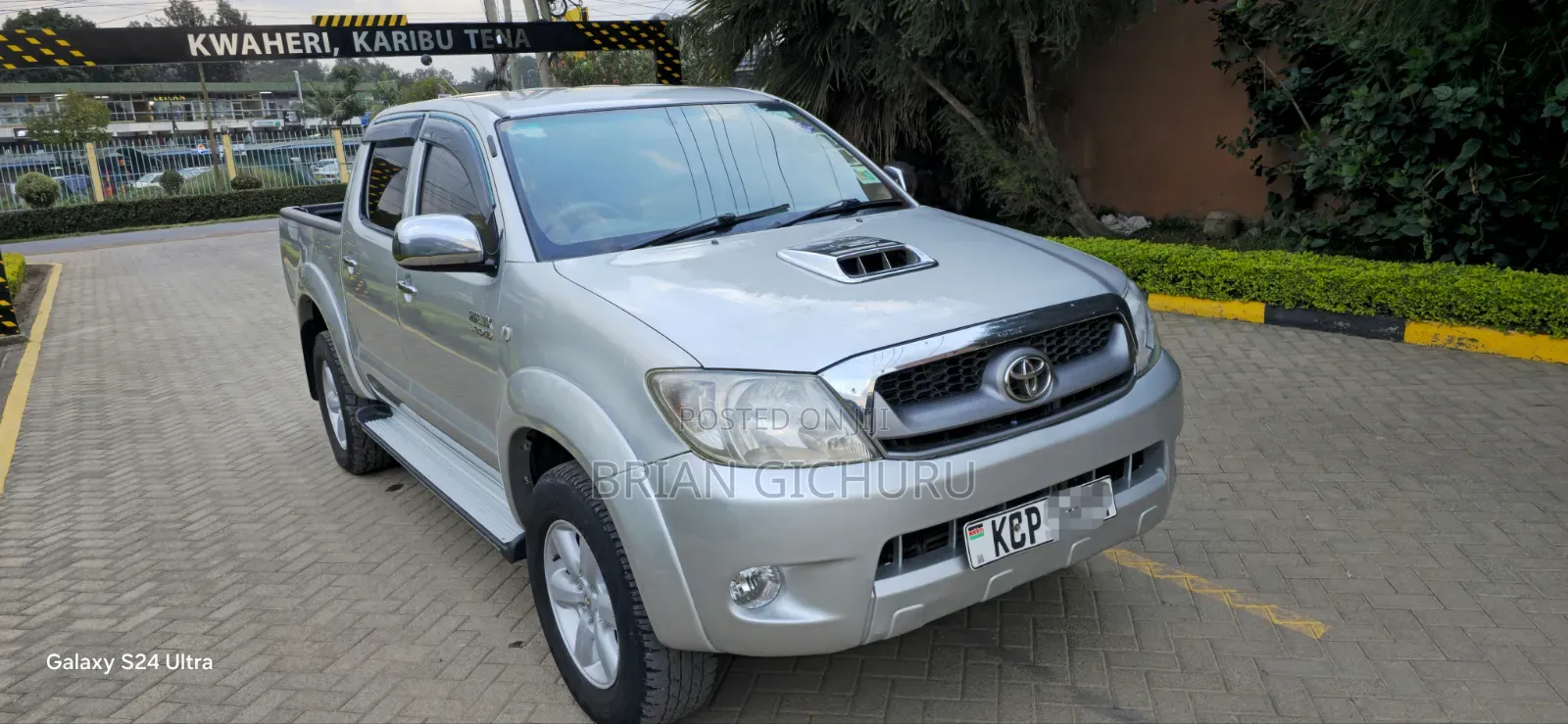 Toyota Hilux 2011 Silver