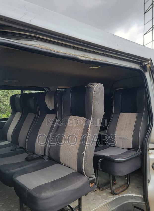 Toyota HiAce 2014 Silver - thumbnail 3
