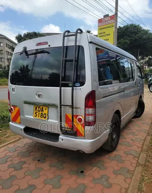 Toyota HiAce 2014 Silver