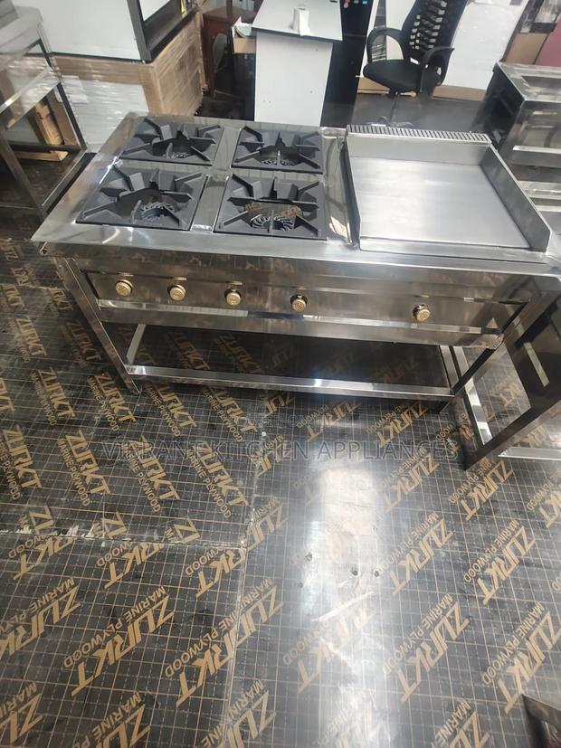 Combined Cooking Unit – 4 Burners + Griddle All‐in‐One