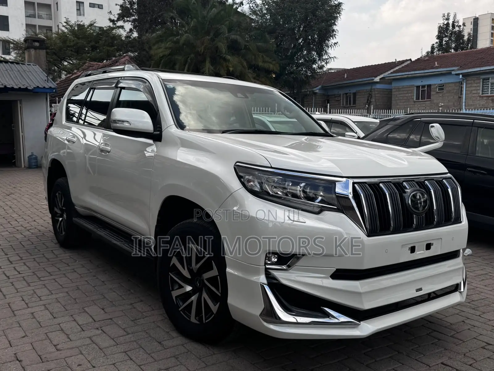 Toyota Land Cruiser Prado 2.7 2019 White