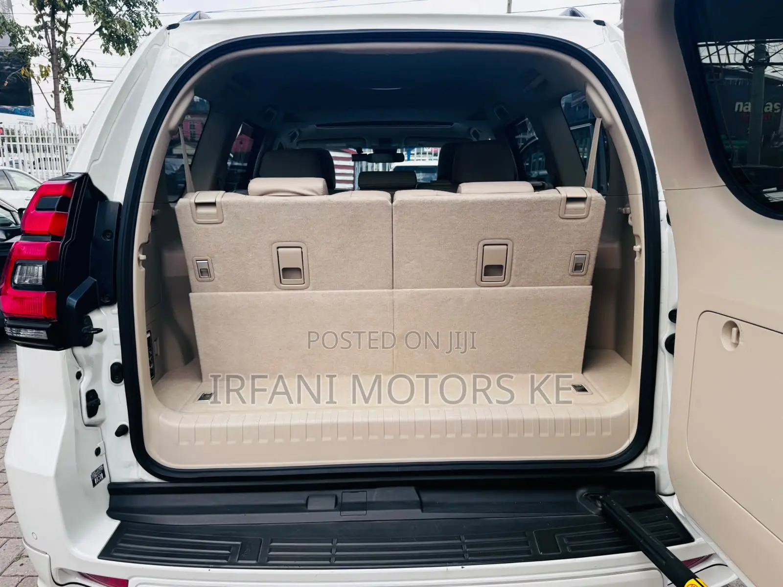 Toyota Land Cruiser Prado 2.7 2019 White