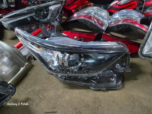 Auris Headlight 2016/2017/2018 Model
