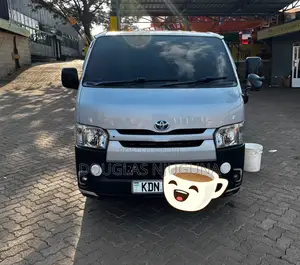 Toyota HiAce 2016 Silver