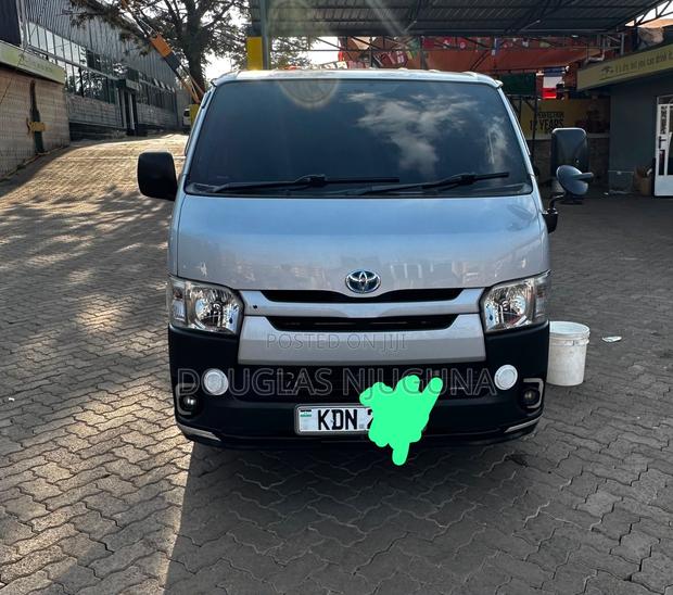 Toyota HiAce 2016 Silver - thumbnail 5