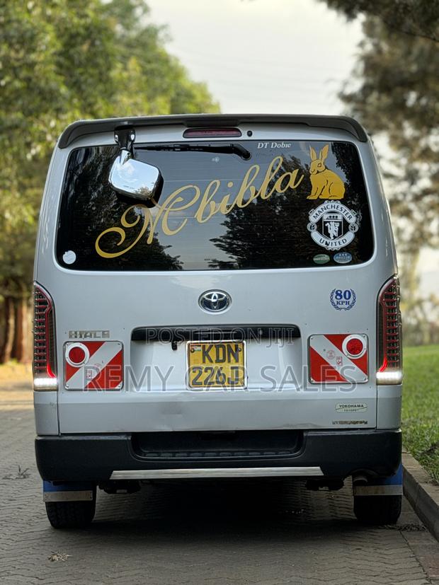 Toyota HiAce 2016 Silver - thumbnail 4