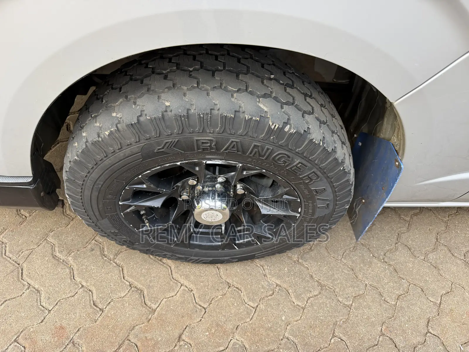 Toyota HiAce 2016 Silver