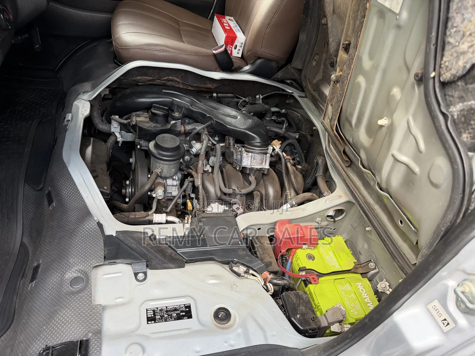 Toyota HiAce 2016 Silver