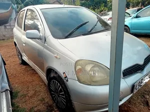 Toyota Vitz 1999 Silver