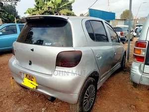 Toyota Vitz 1999 Silver