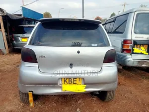 Toyota Vitz 1999 Silver