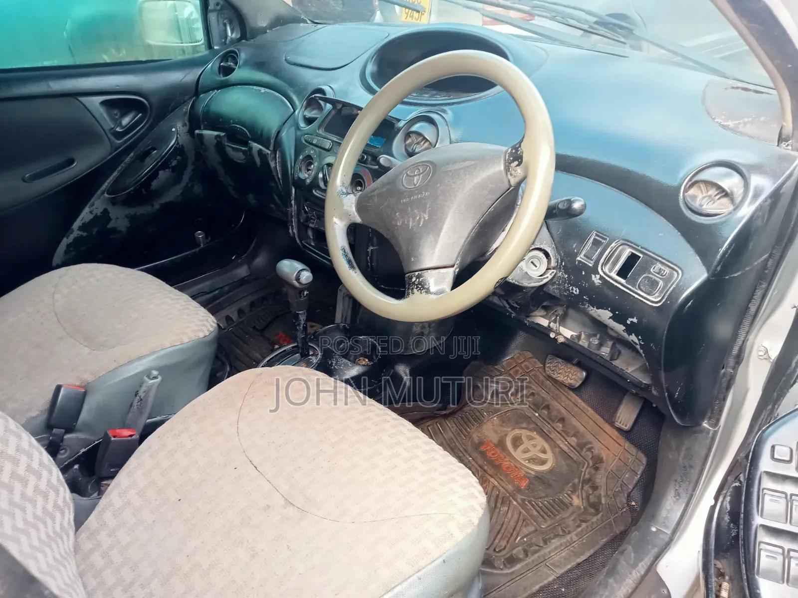 Toyota Vitz 1999 Silver