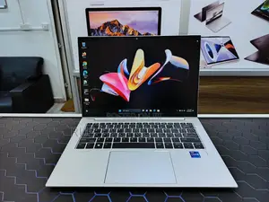 New Laptop HP EliteBook 840 10 16GB Intel Core i7 SSD 512GB