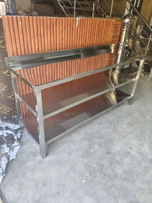 Three‐Tier Stainless Steel Table