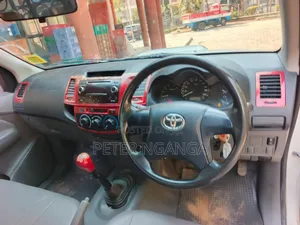 Toyota Hilux 2015 Off white