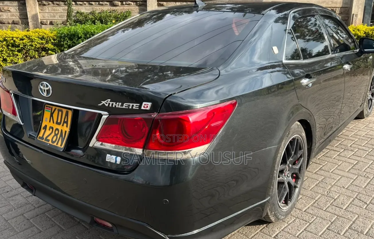 Toyota Crown 2013 Black