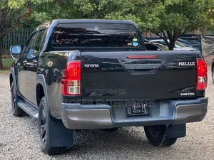 Toyota Hilux 2019 Black