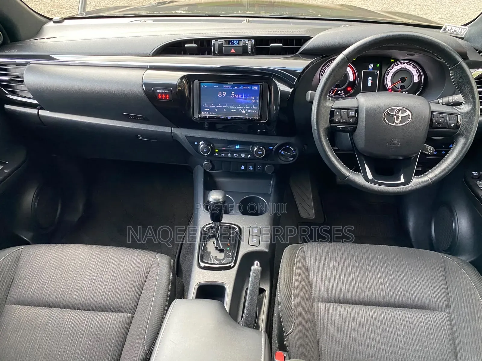 Toyota Hilux 2019 Black