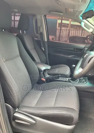 Toyota Hilux 2021 Silver