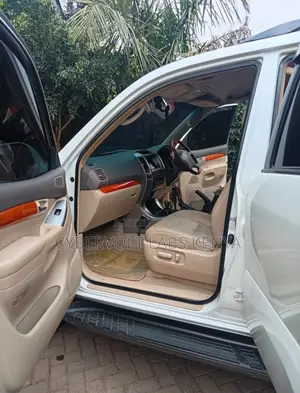 Toyota Land Cruiser Prado 2003 White