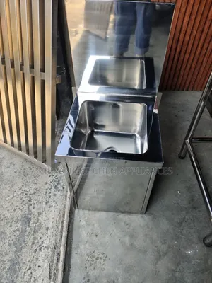 Wall‐Mount Knee‐Pedal Handwashing Sink