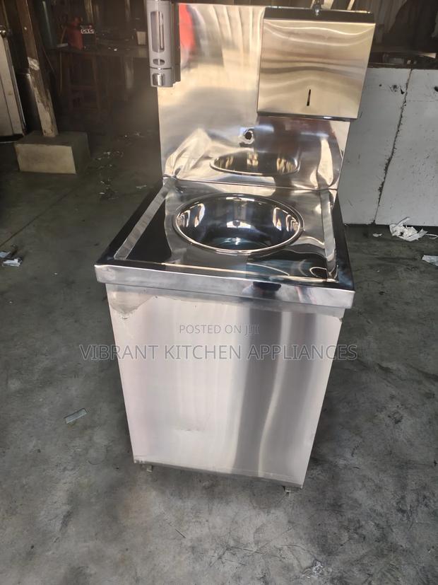 Freestanding Handwashing Sink - thumbnail 2
