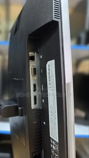HP E223 Monitor
22 Inch 
Vga/Hdmi/Display 
 
60hz