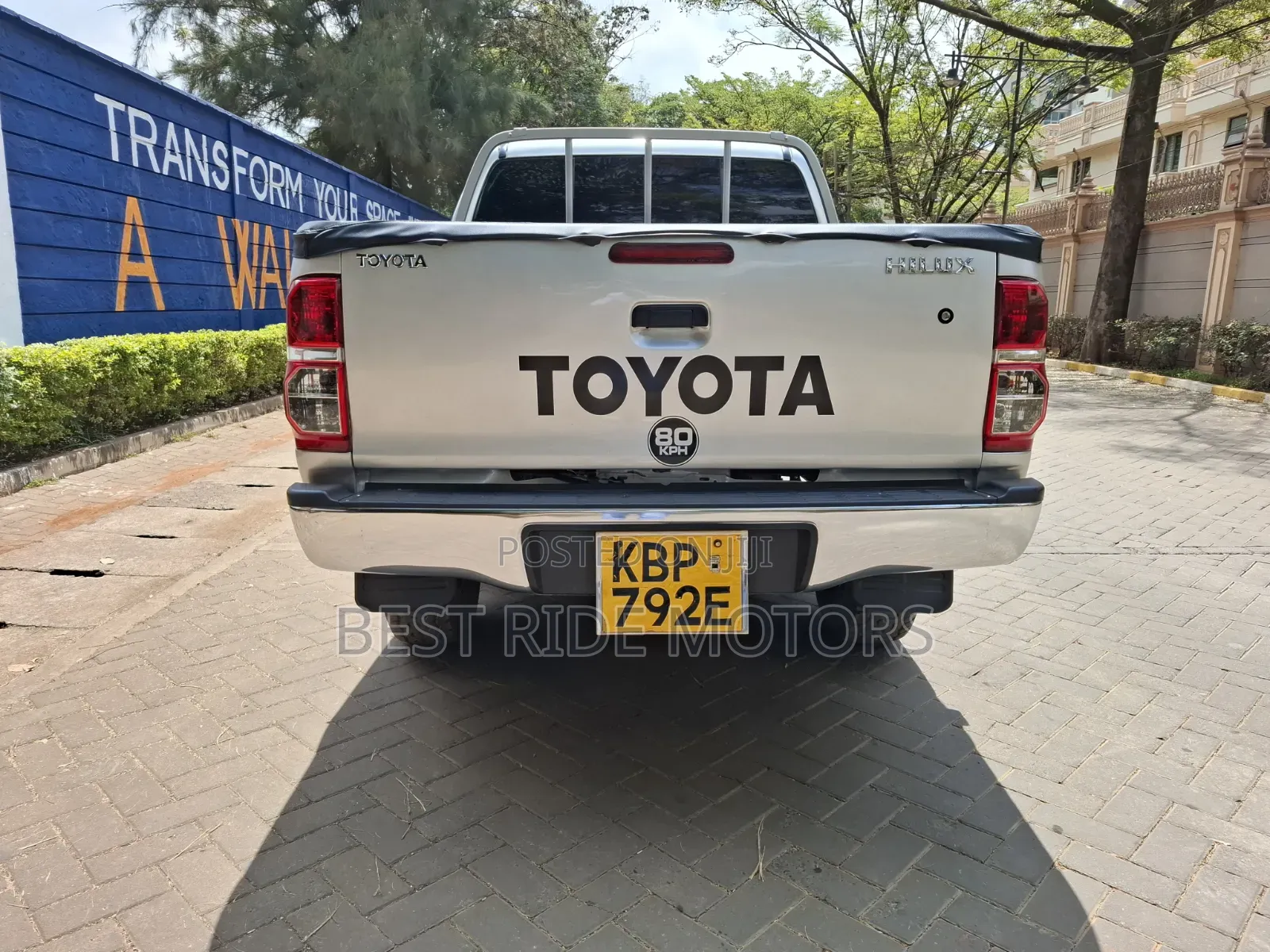 Toyota Hilux 2.5 D-4D 4X4 SRX 2011 Silver