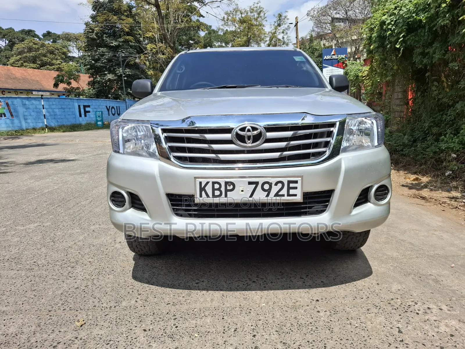 Toyota Hilux 2.5 D-4D 4X4 SRX 2011 Silver
