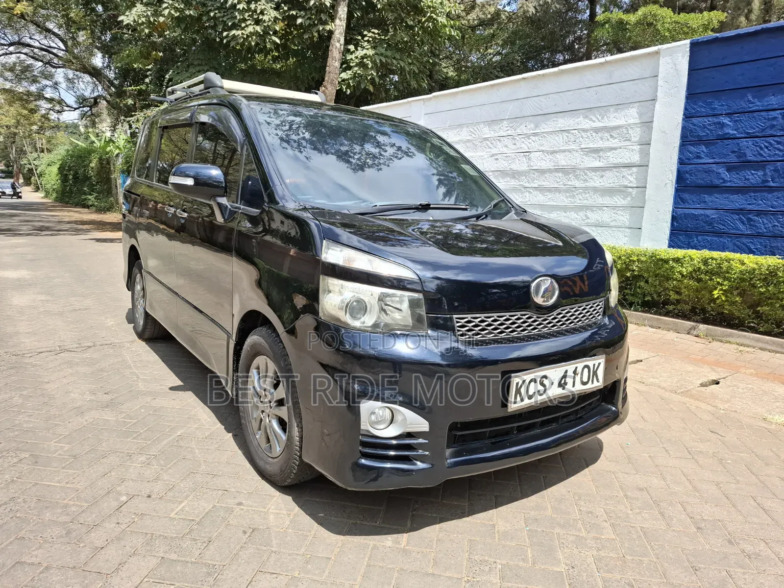 Toyota Voxy 2011 Black