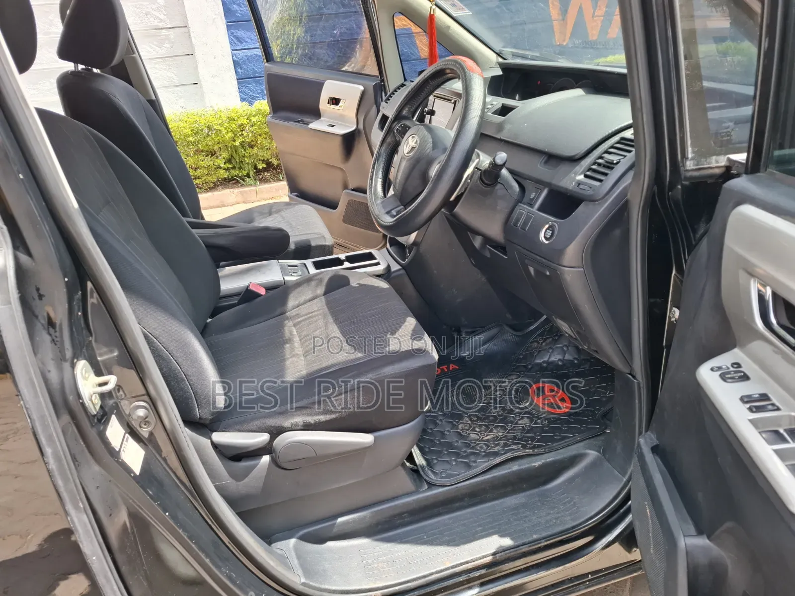 Toyota Voxy 2011 Black