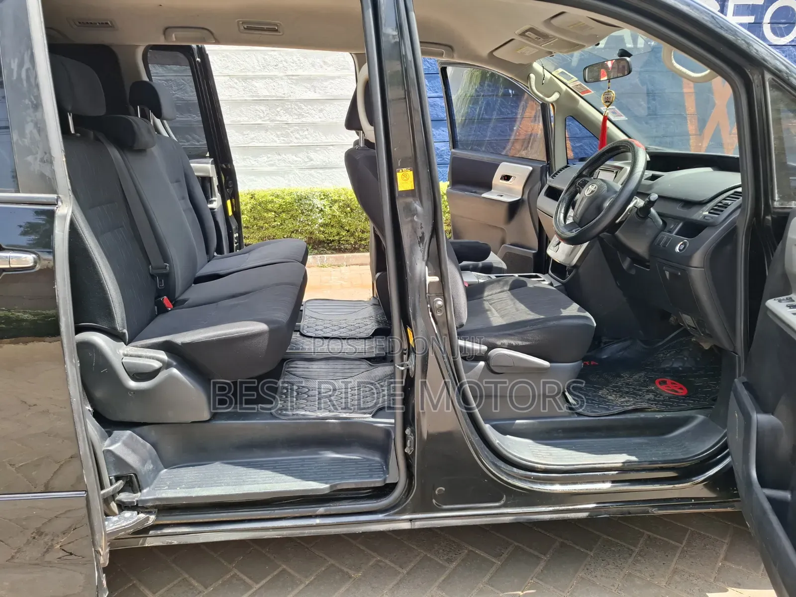 Toyota Voxy 2011 Black