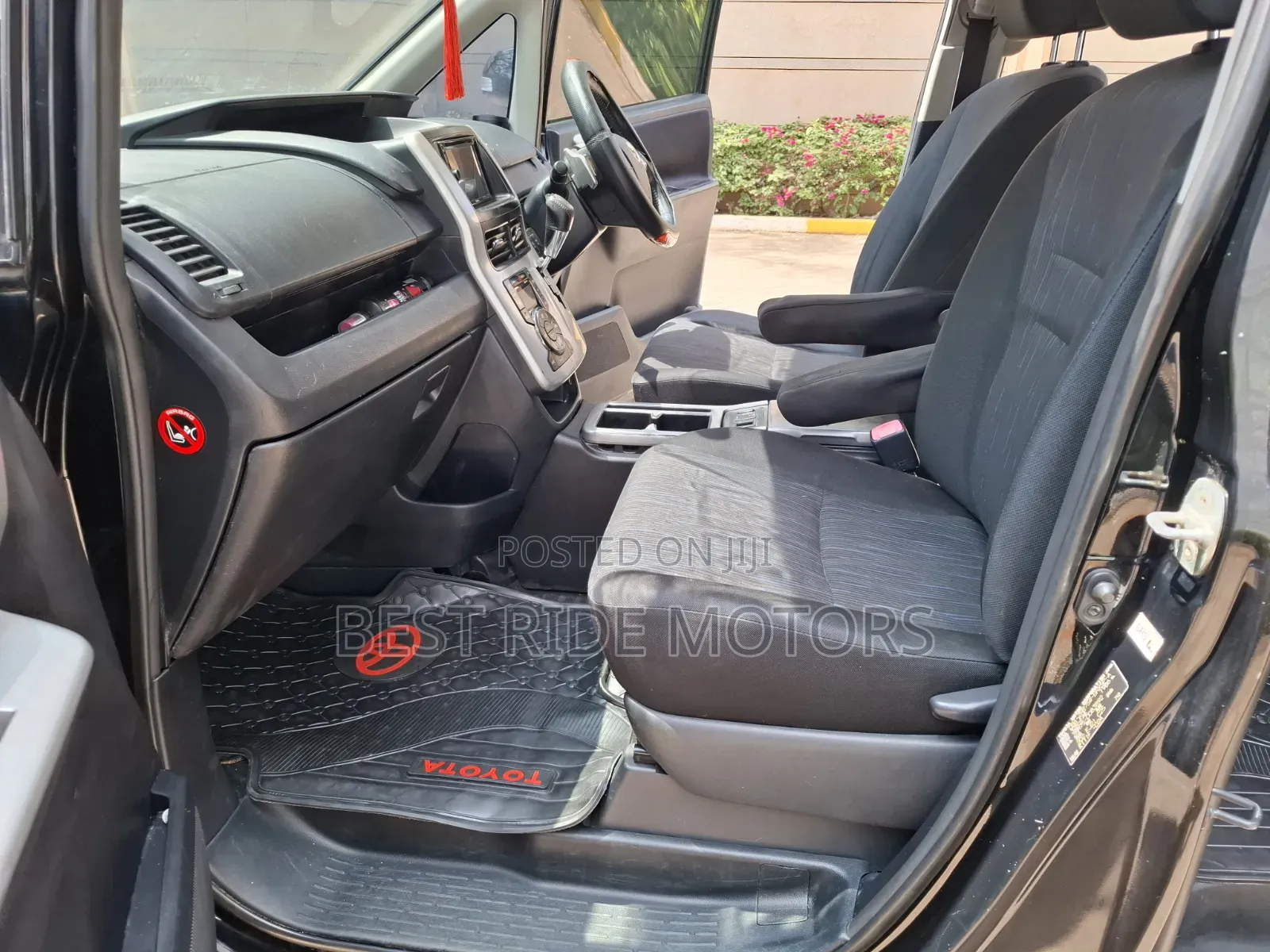 Toyota Voxy 2011 Black