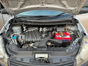 Nissan Advan 2010 Silver