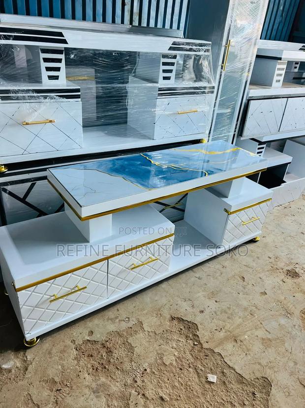Morden Tvstand 5fit in Measure With a Marble Top