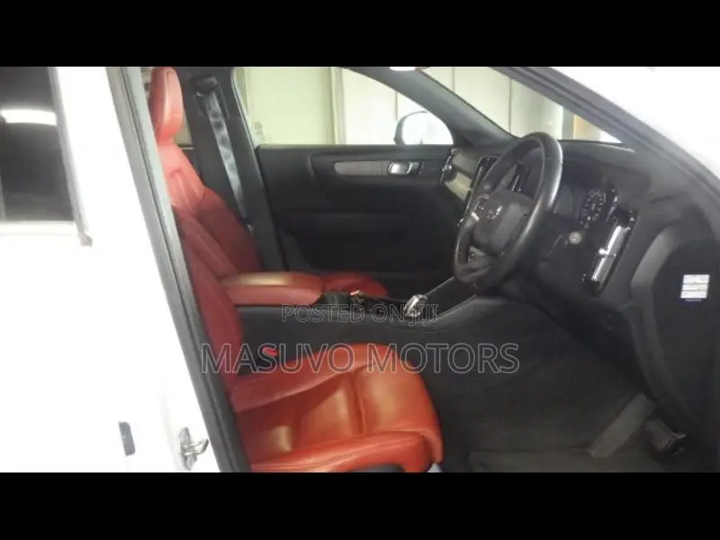 Volvo XC40 2019 Pearl