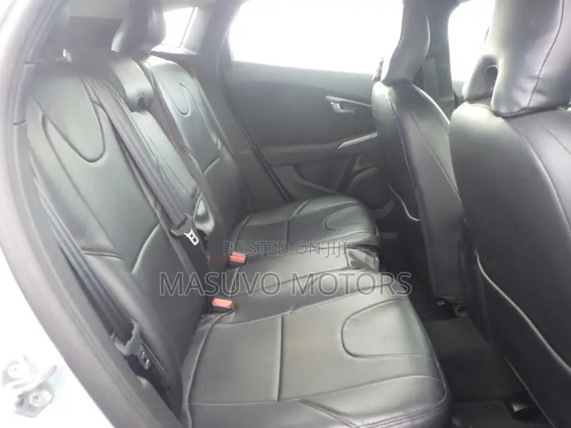 Volvo V40 2019 Blue