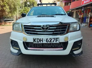 Toyota Hilux 2015 Off white