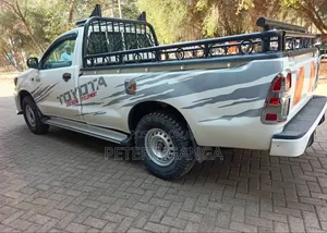 Toyota Hilux 2015 Off white