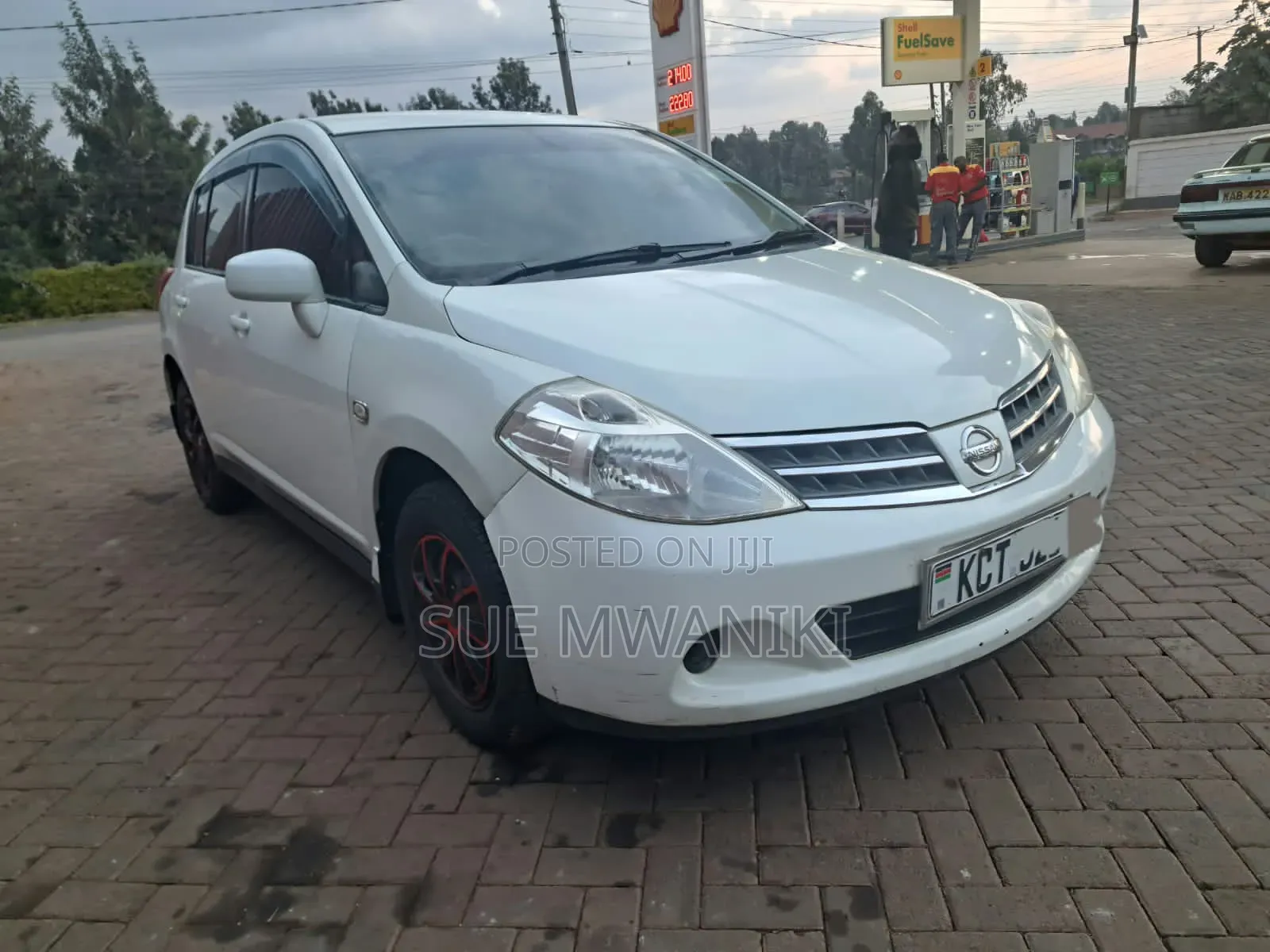 Nissan Tiida 2011 White