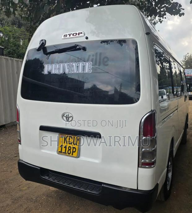 Toyota HiAce 2012 White - thumbnail 5