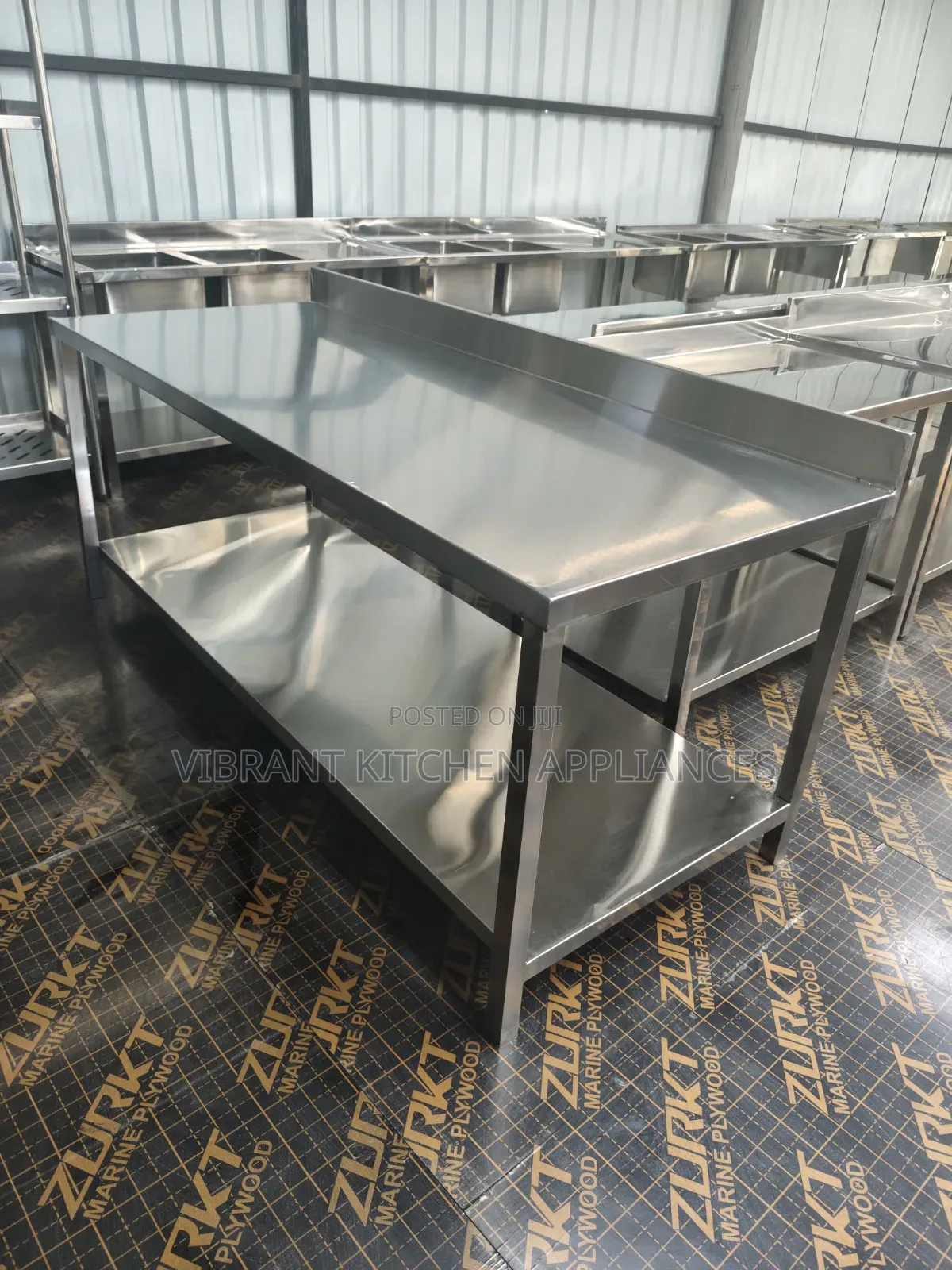 Full‐Length Stainless Steel Work Table