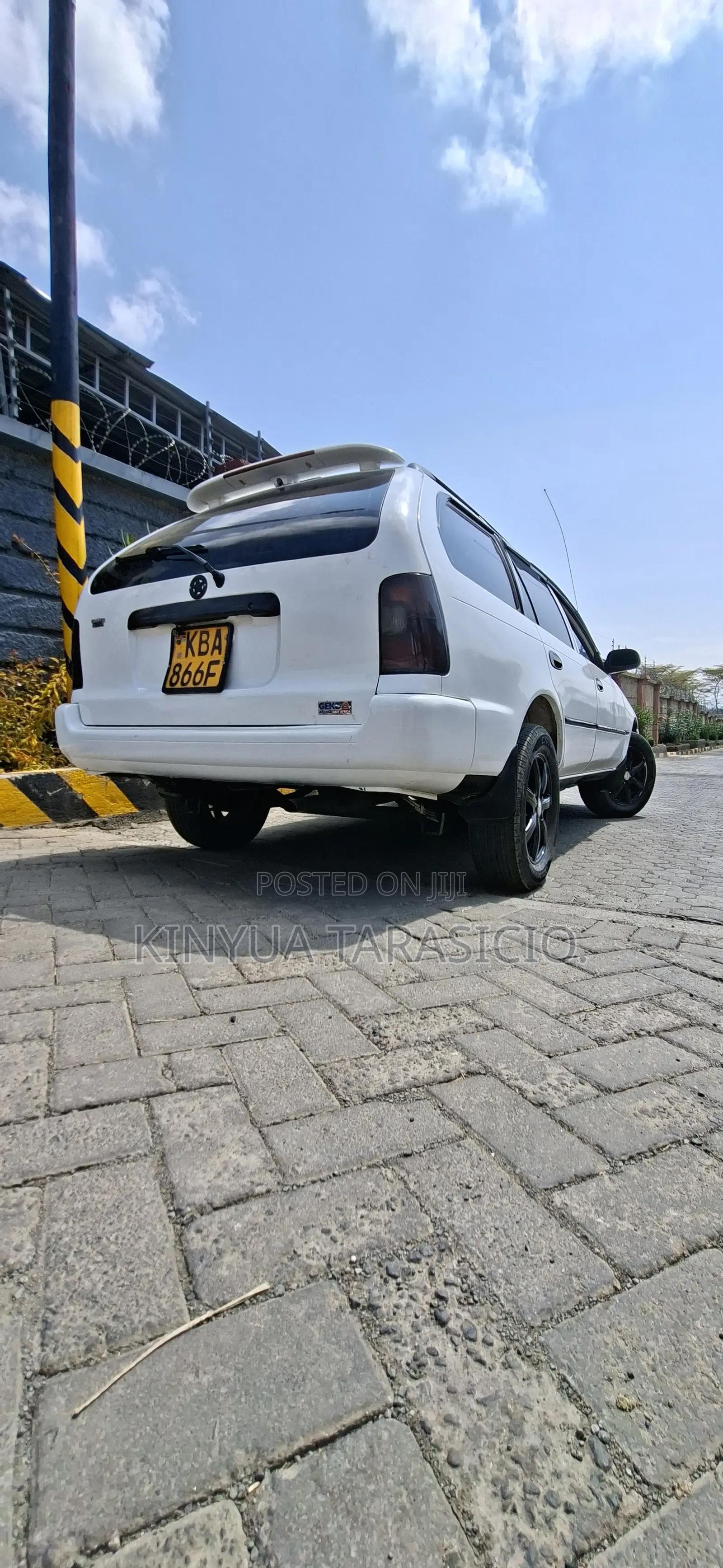 Toyota Corolla G-Touring 2001 White