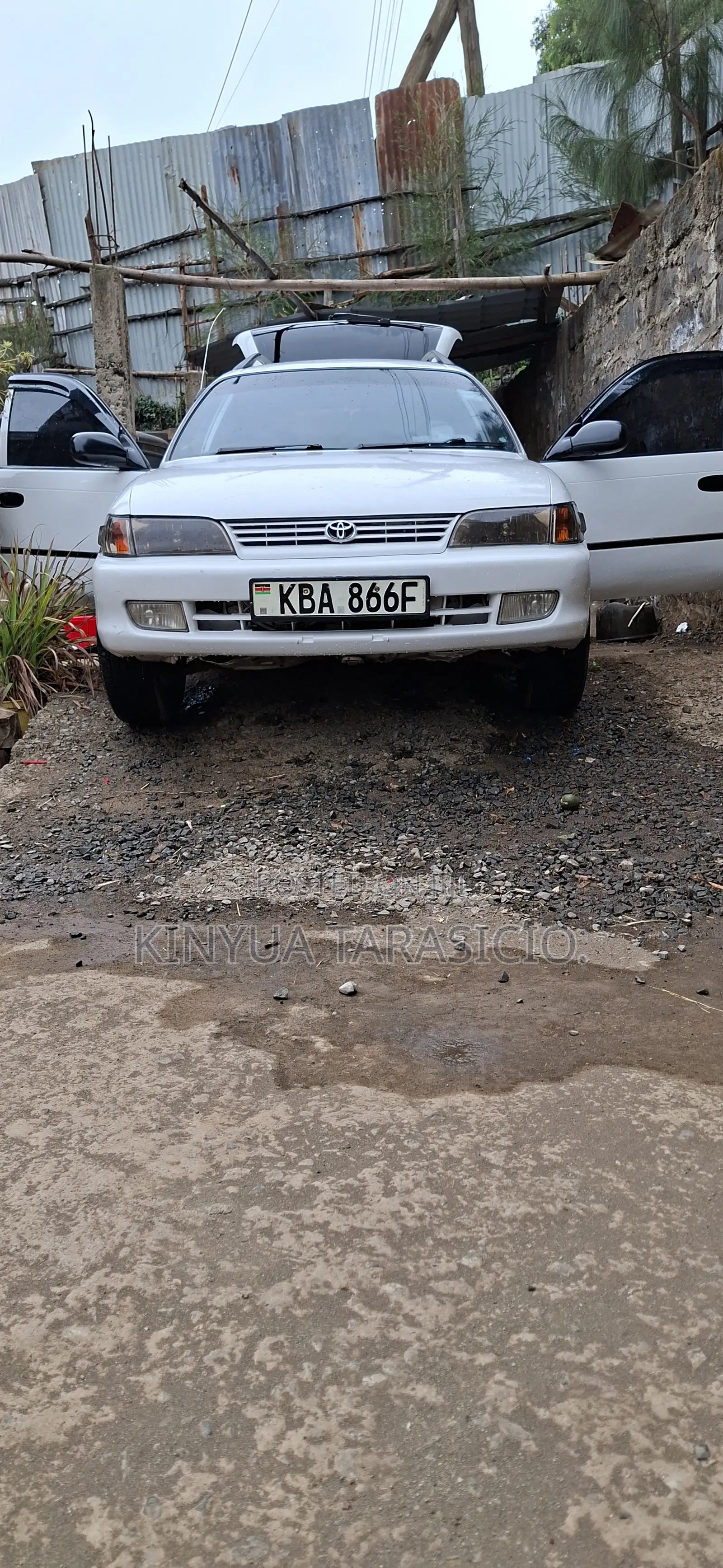 Toyota Corolla G-Touring 2001 White