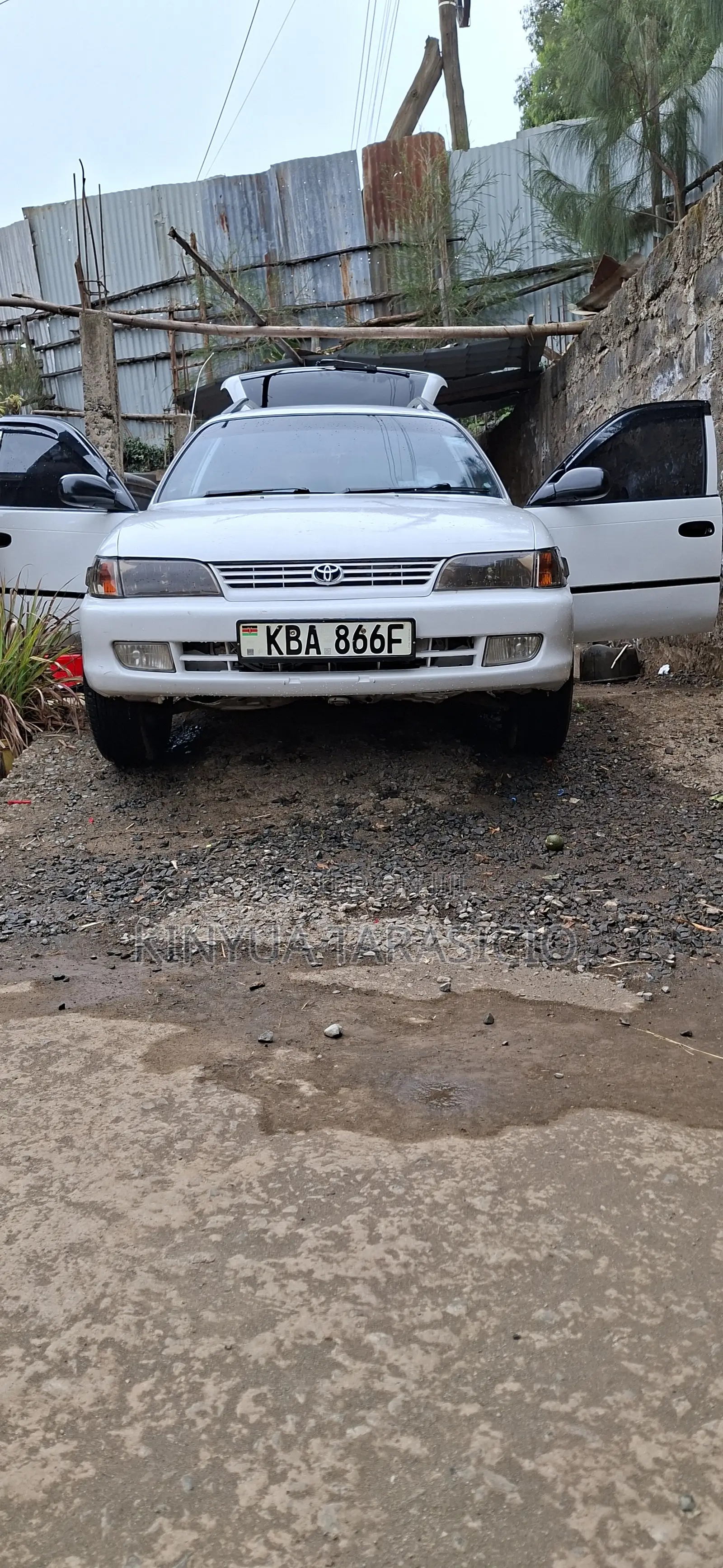 Toyota Corolla G-Touring 2001 White