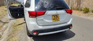 Mitsubishi Outlander SEL AWC 2016 White
