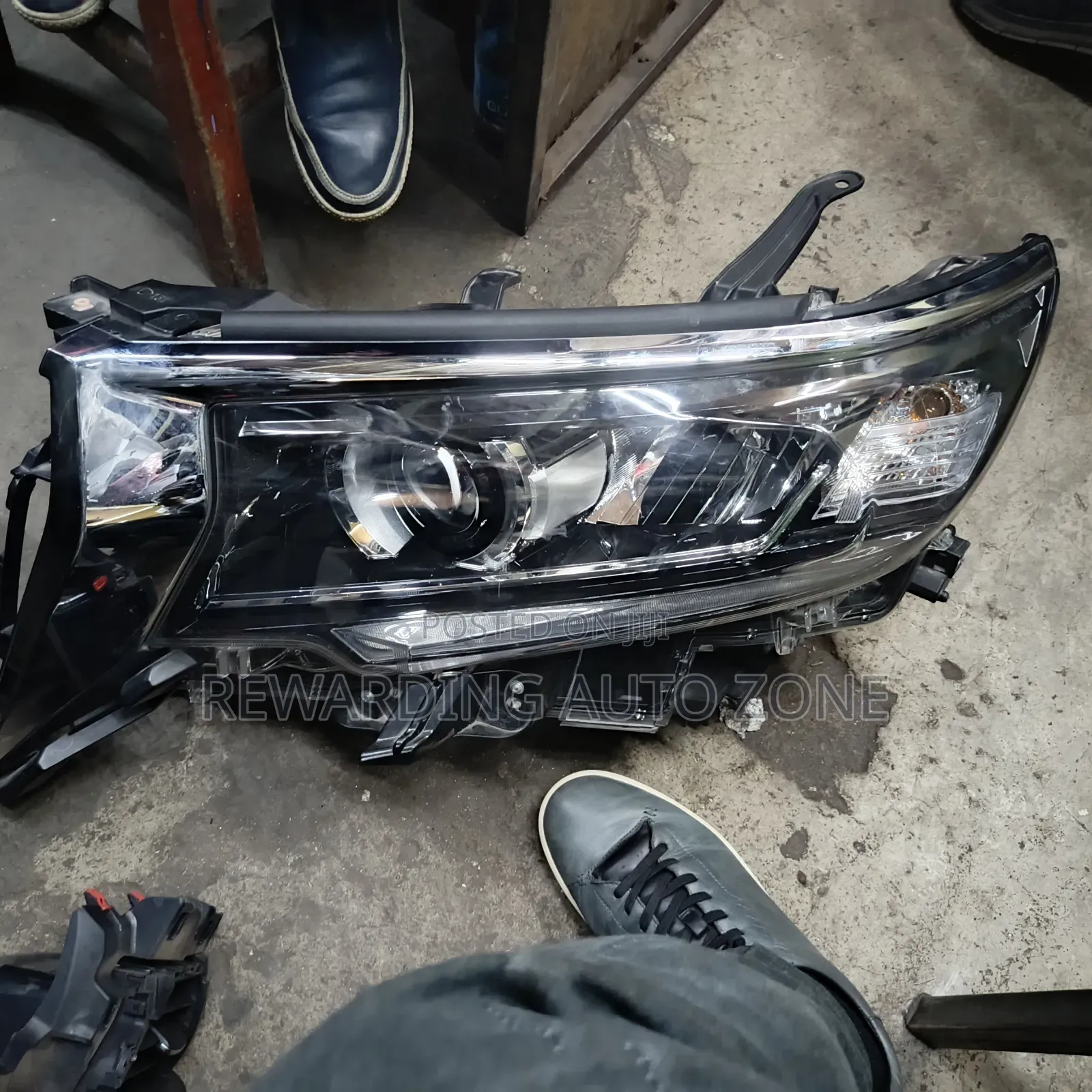 Prado165 2019 Headlight Zenon LHS