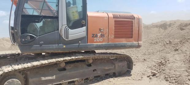 Hitachi 200 - thumbnail 2