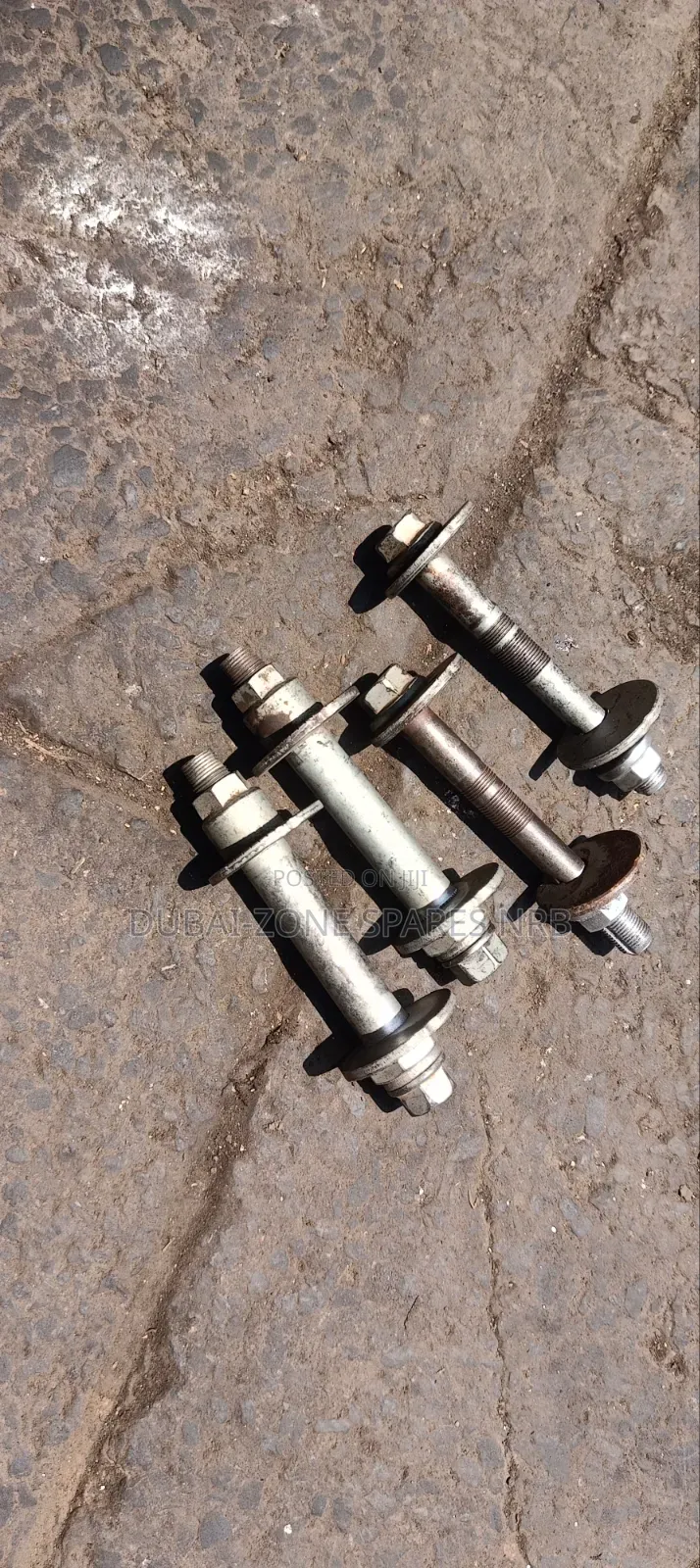 V8 200-Series Caber Bolts.