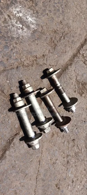 V8 200-Series Caber Bolts.